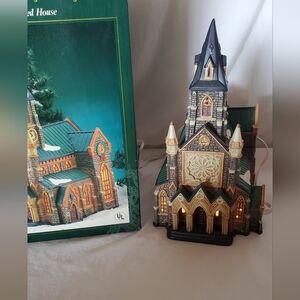 Heartland Valley Village Vintage 1997 O'Well Lighted Church Cathedral